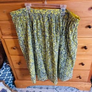 Plus size yellow floral midi skirt